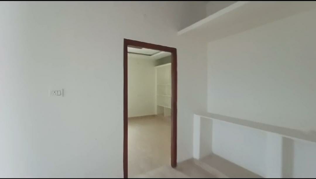 3 BHK Flat for sale in Ko